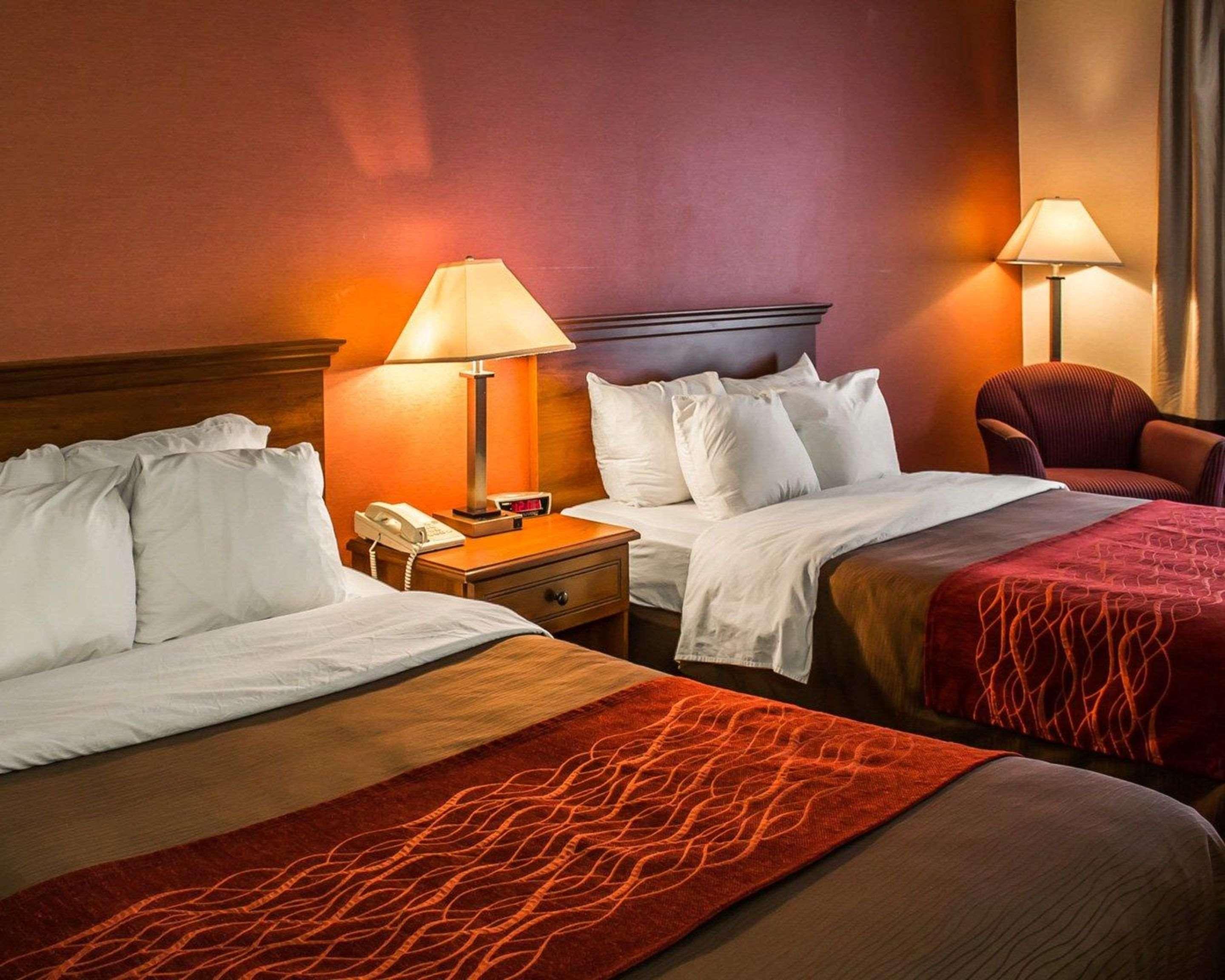 East Liverpool Quality Inn מראה חיצוני תמונה