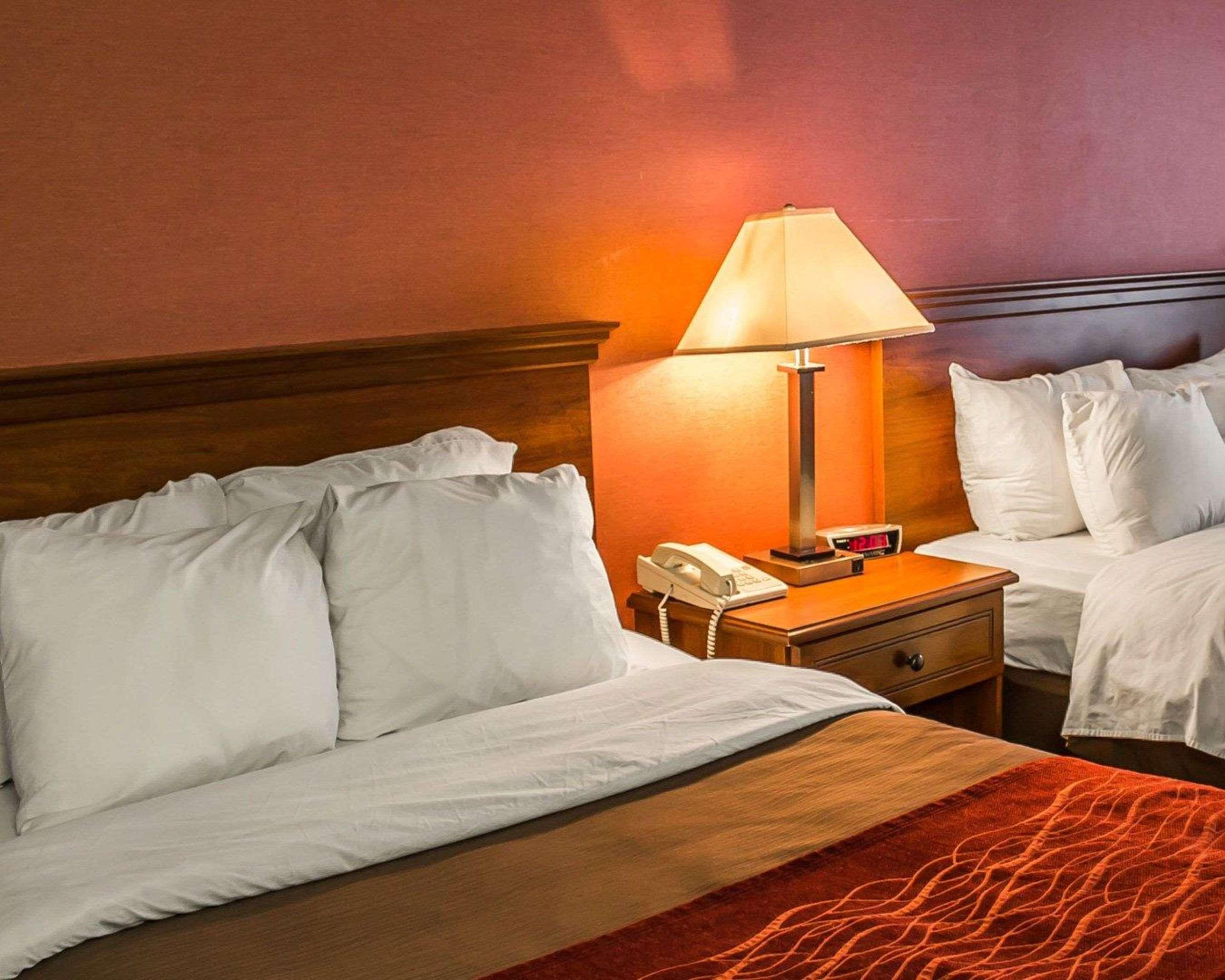 East Liverpool Quality Inn מראה חיצוני תמונה