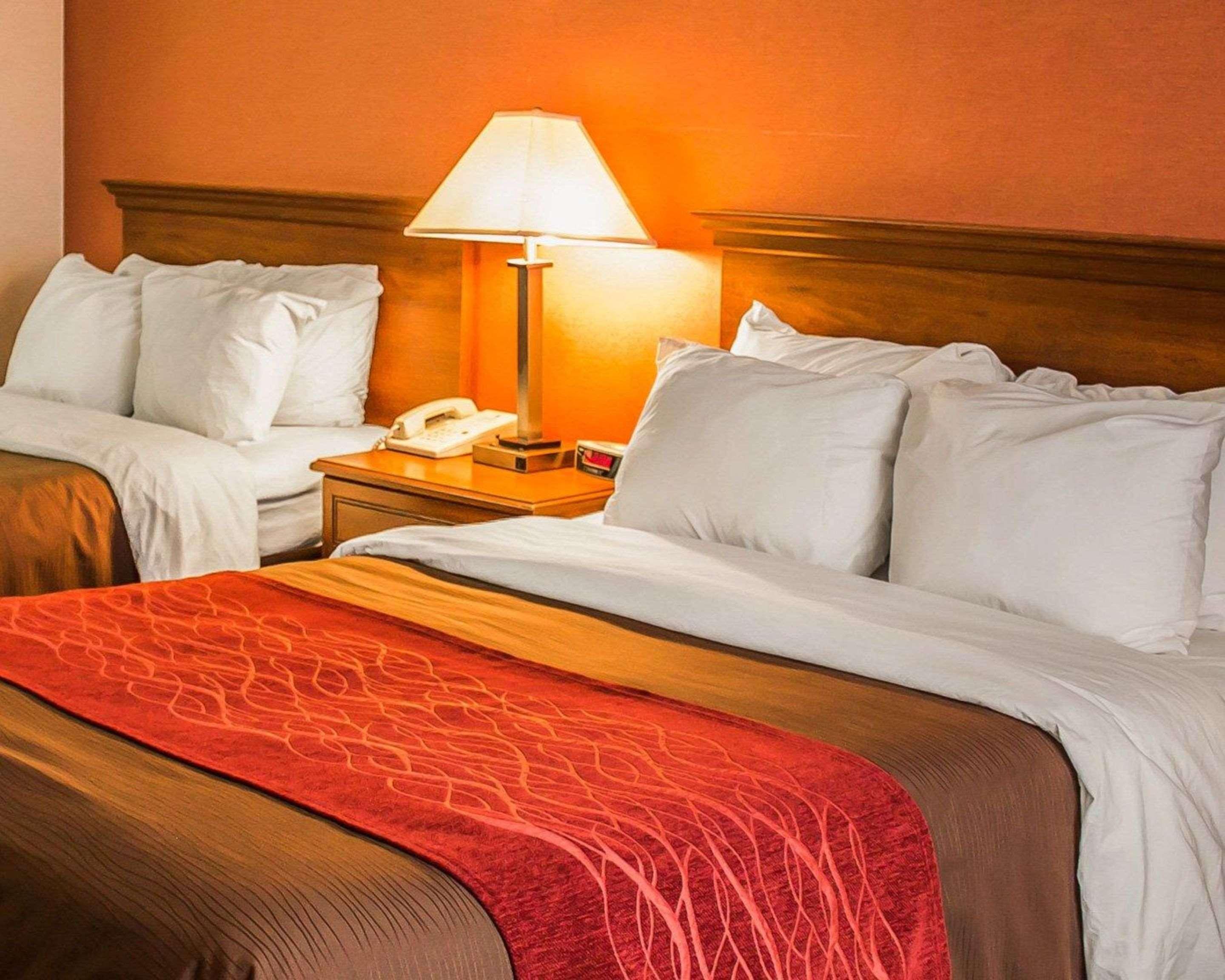 East Liverpool Quality Inn מראה חיצוני תמונה