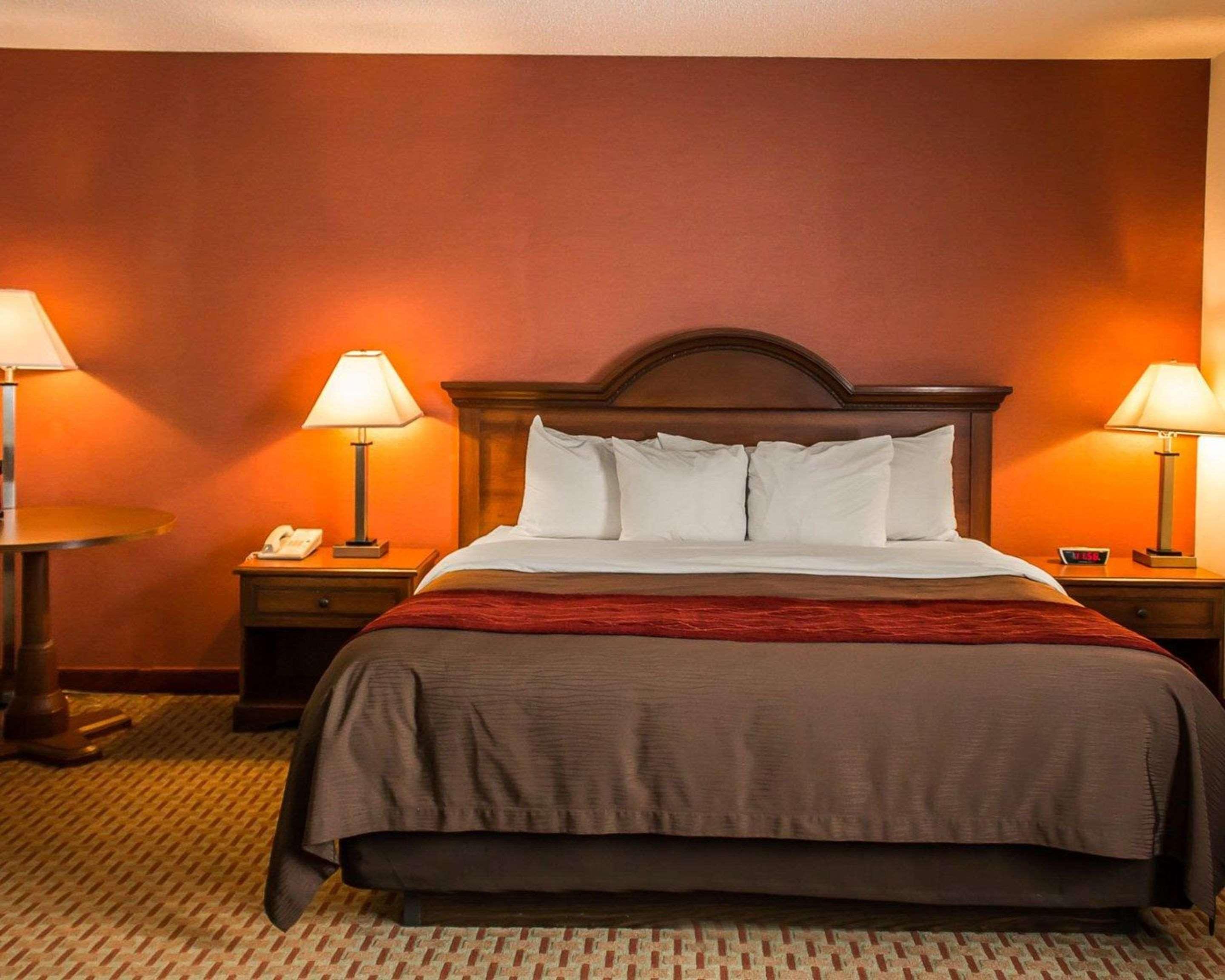 East Liverpool Quality Inn מראה חיצוני תמונה