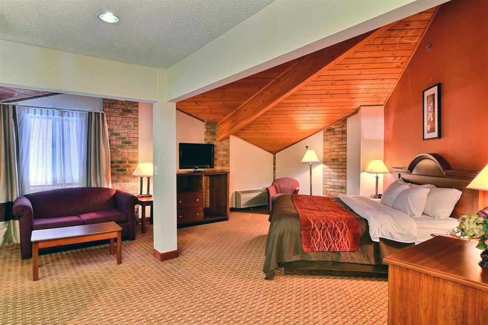 East Liverpool Quality Inn מראה חיצוני תמונה