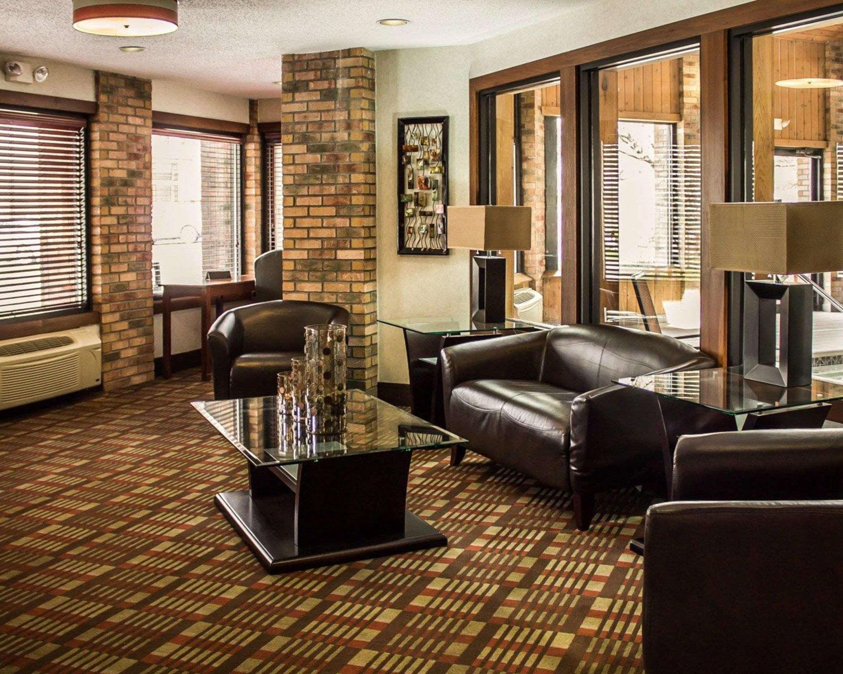 East Liverpool Quality Inn מראה חיצוני תמונה