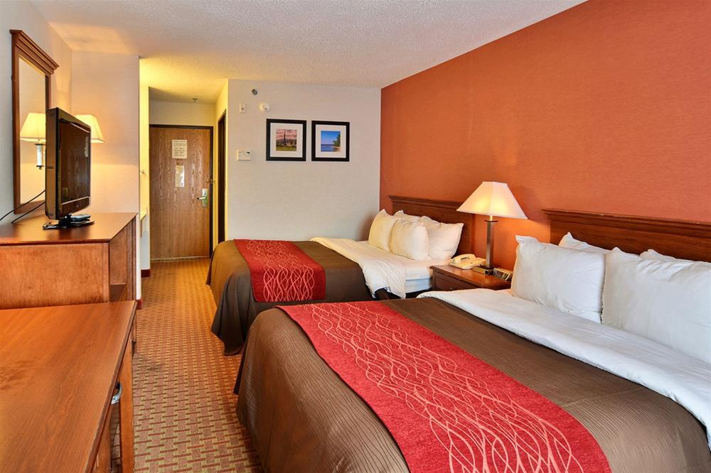 East Liverpool Quality Inn מראה חיצוני תמונה