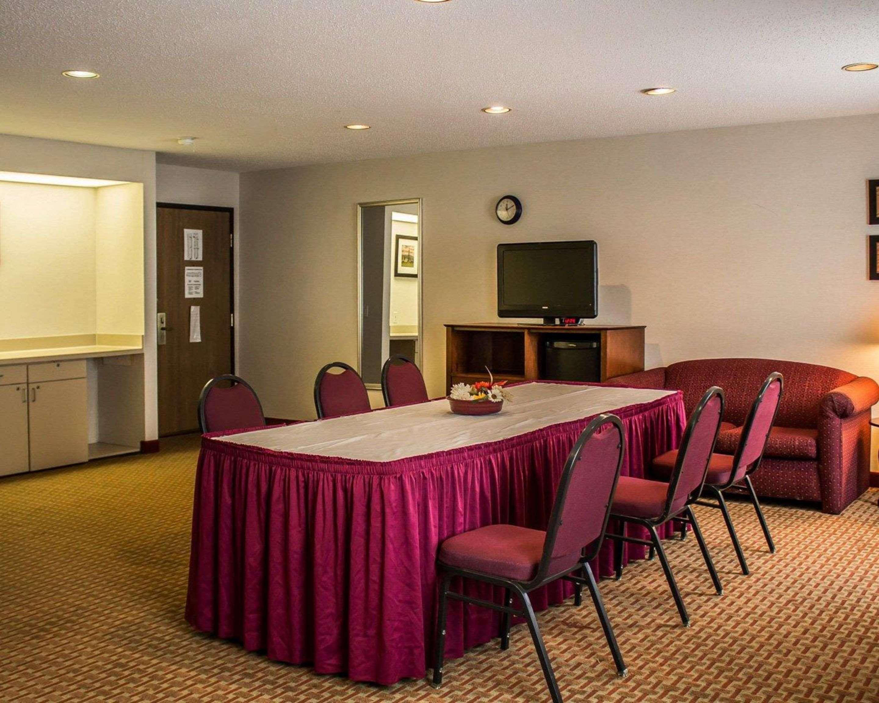 East Liverpool Quality Inn מראה חיצוני תמונה