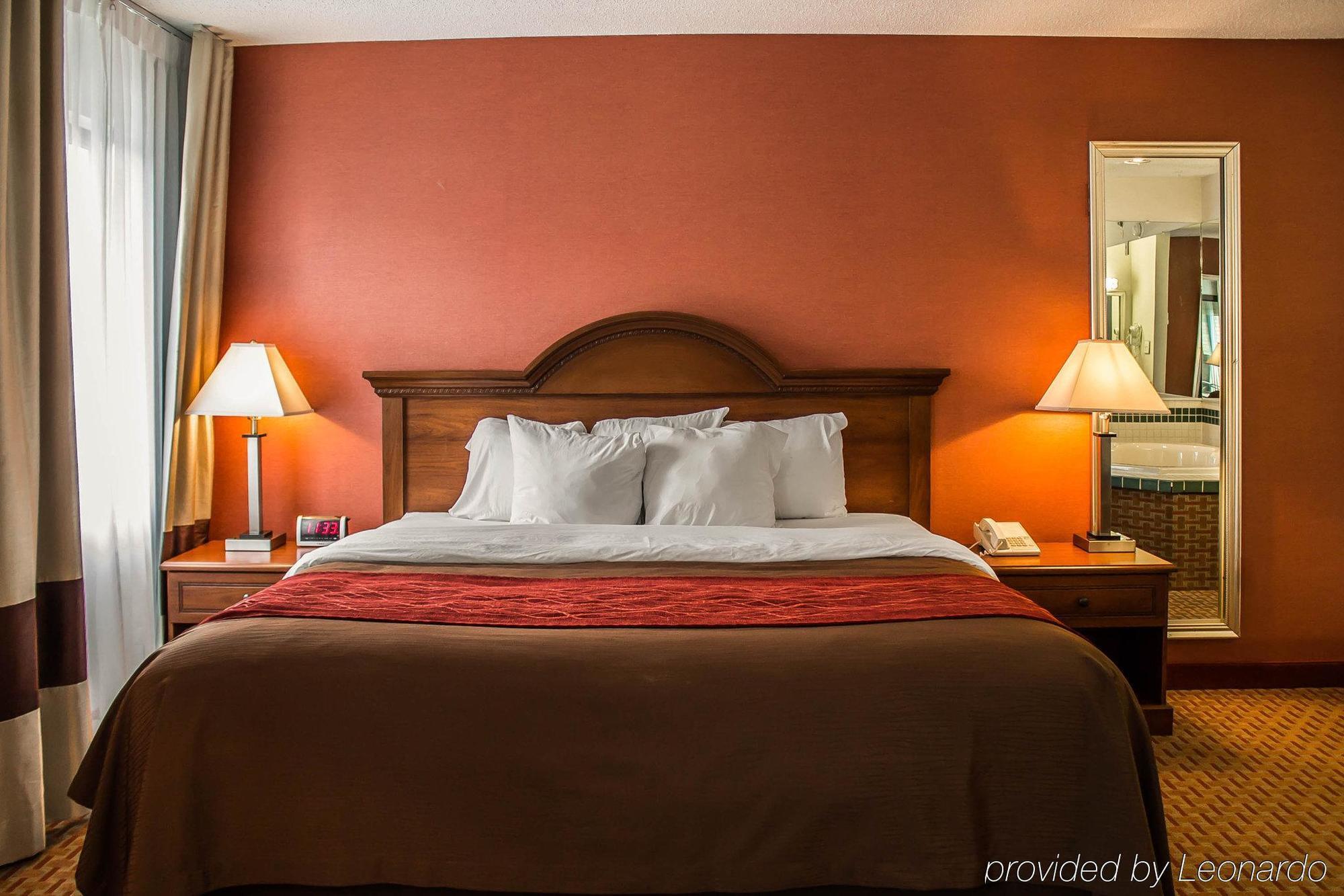 East Liverpool Quality Inn מראה חיצוני תמונה