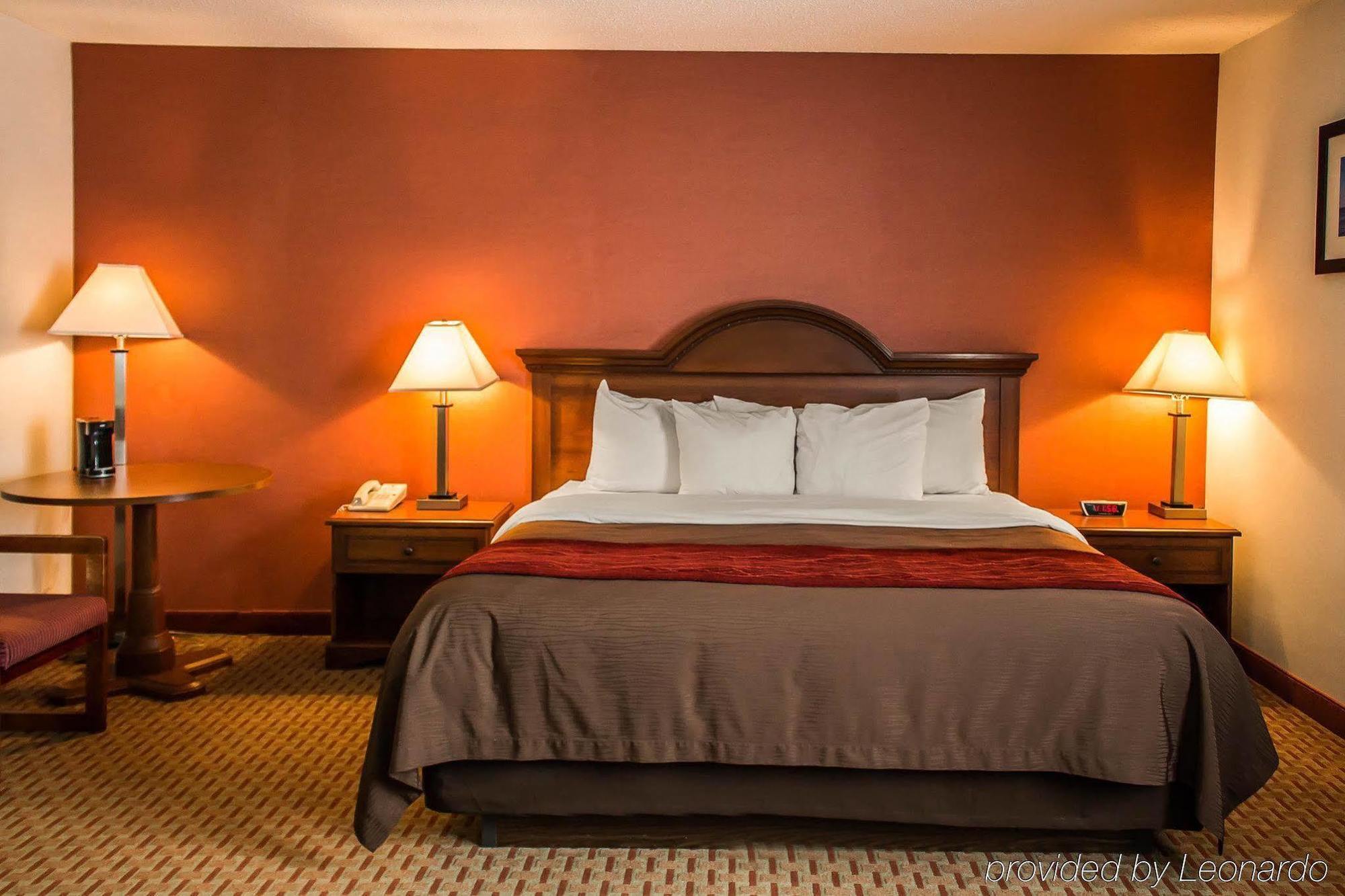 East Liverpool Quality Inn מראה חיצוני תמונה